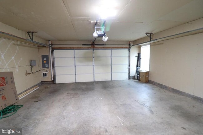 Building Photo - 7200 Phelps Hill Ct