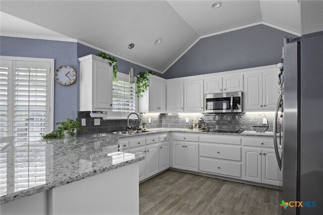 Building Photo - 5834 Greenforest Cir