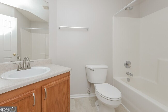 Building Photo - 408 Parkside Way