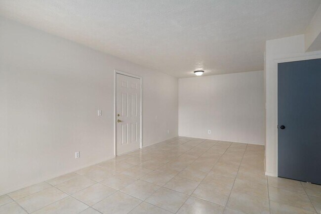 Building Photo - 154 Fairway Ave