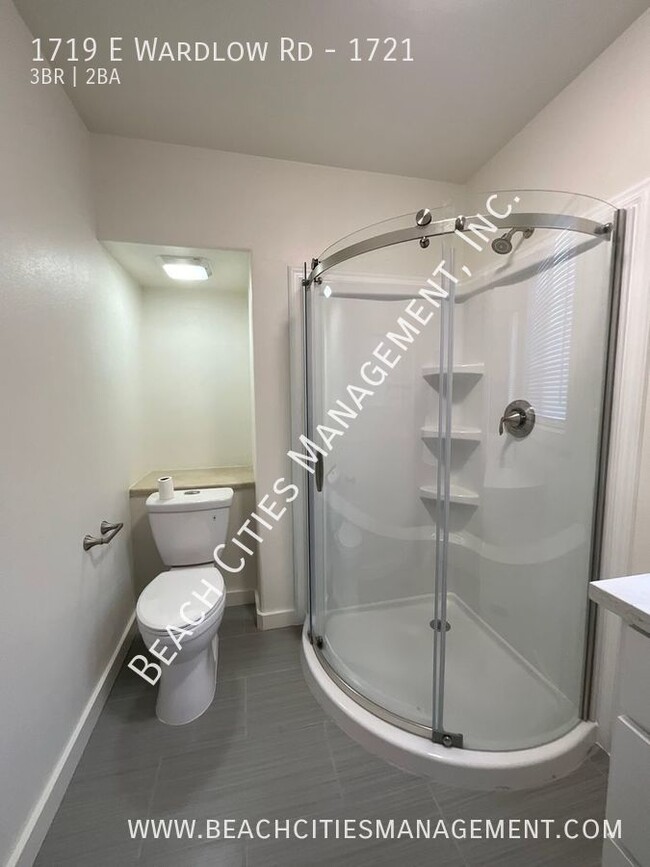 Building Photo - 3-Bedroom, 2-Bathroom Remodeled Lower-Leve...