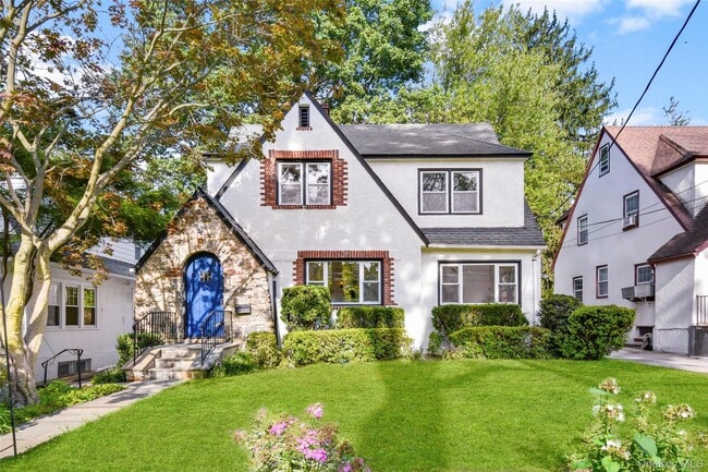 Primary Photo - 506 Siwanoy Pl