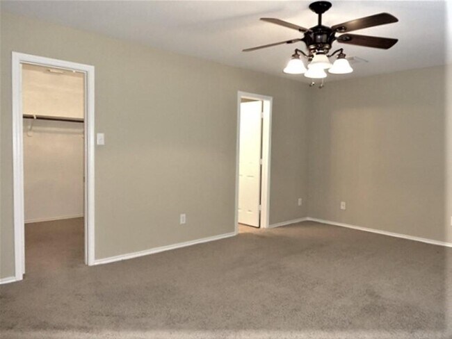 Building Photo - 20910 Hazy Bluff Ct