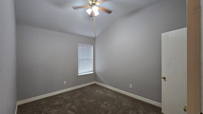 Building Photo - 6011 Decker Ridge Ct