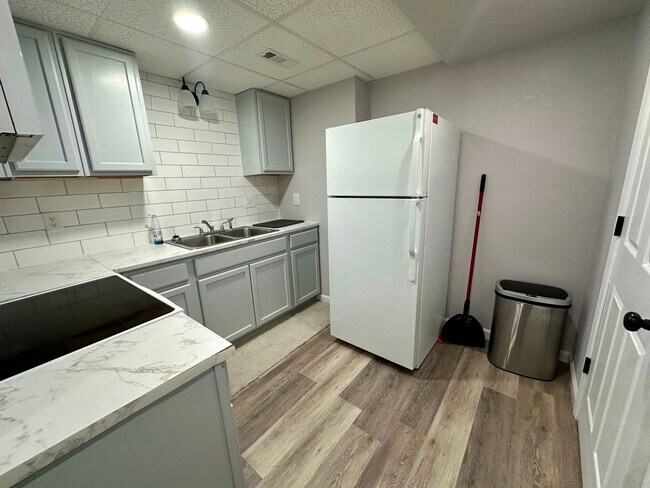 Building Photo - 301 Carmel Valley Way