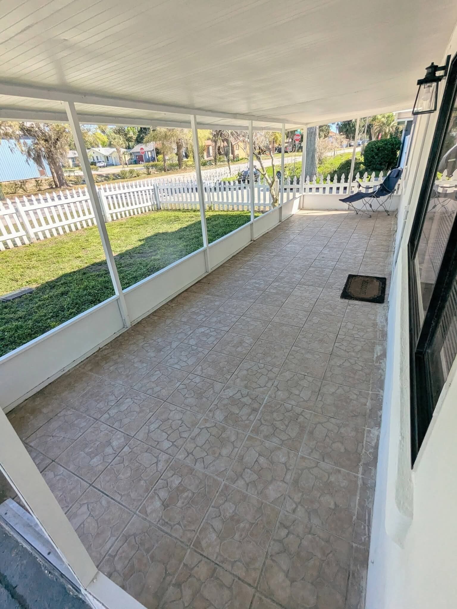 Building Photo - 209 10th St