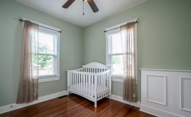 Building Photo - Gorgeous Renovated Highlands Bungalow – Av...