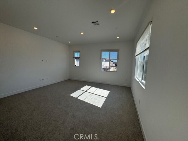 Building Photo - 114 Pansy