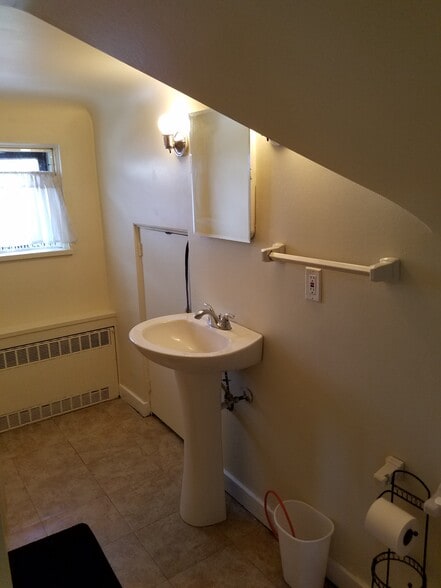 Building Photo - 202 N Highland Ave