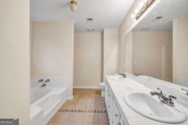 Building Photo - 1600 Dillwood Ct