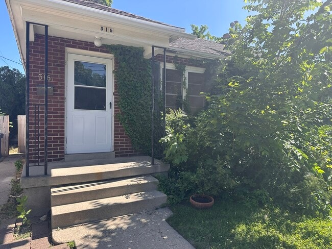 Primary Photo - 516 4th Ave
