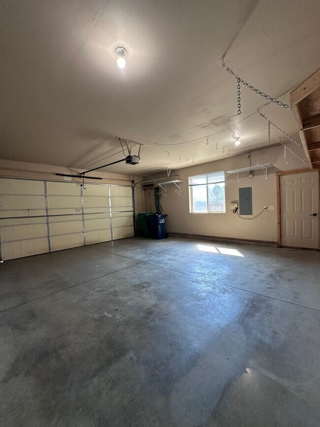 Building Photo - Cute Bungalow style home in Bozeman!  Move...