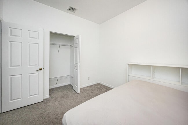 Building Photo - 3021 Grandiflora Dr