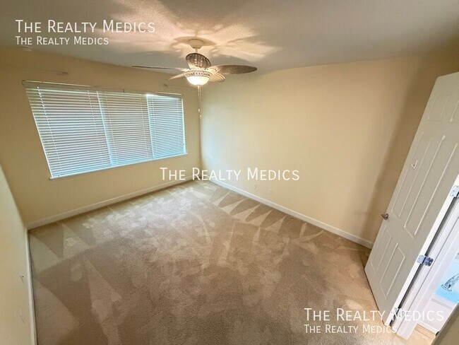 Building Photo - 11867 Padua Ln