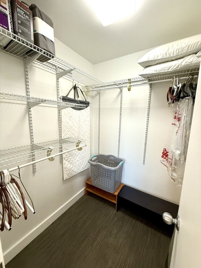 Building Photo - 803 W 48th St