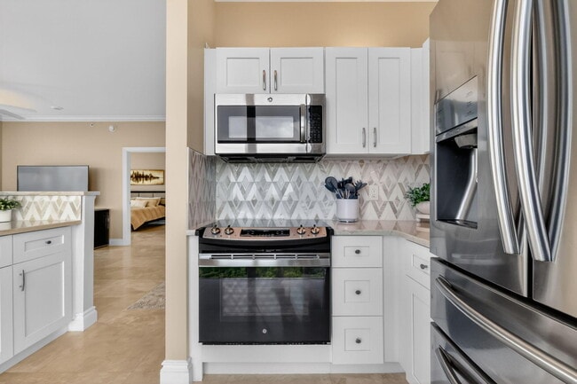 Building Photo - 700 E Boynton Beach Blvd