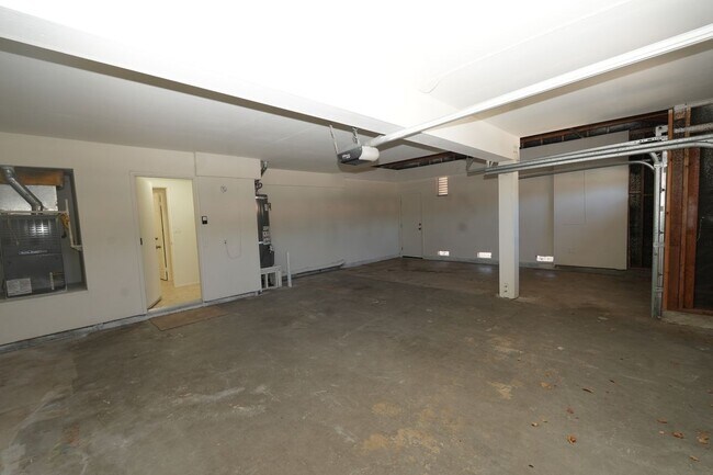 Building Photo - 103 Crystal Springs Rd