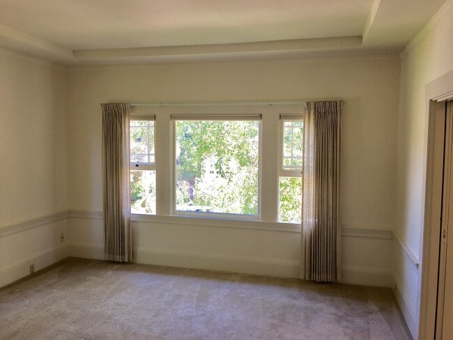 Building Photo - 733 Haddon Pl