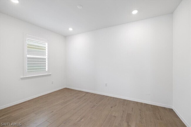 Building Photo - 1123 Tranquil Brk Dr