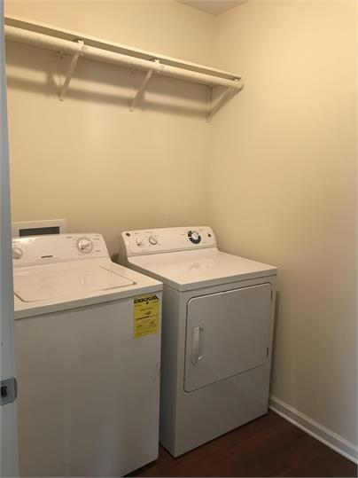 Building Photo - 2224 Thornhill Rd