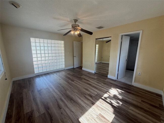 Building Photo - 6791 NW 32nd Ave