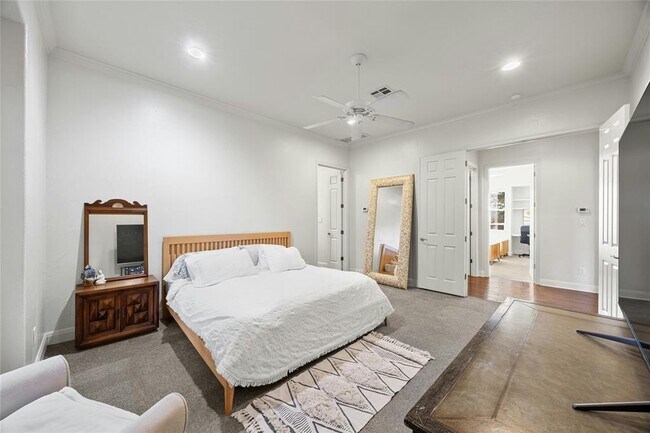 Building Photo - 18500 Lakehead Cir