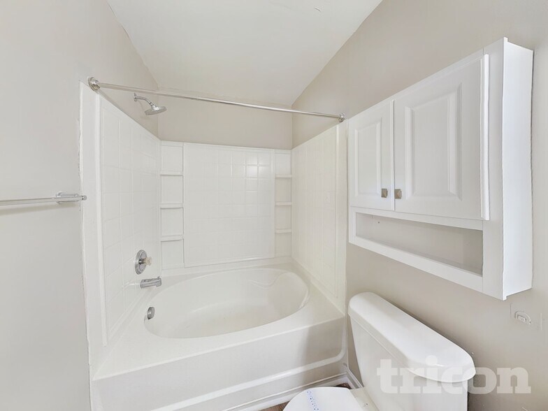 Building Photo - 1740 Formosa Ln