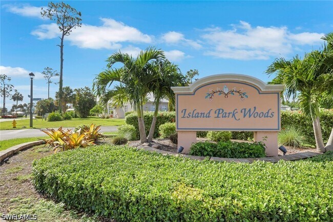 Building Photo - 6085 Lakefront Dr