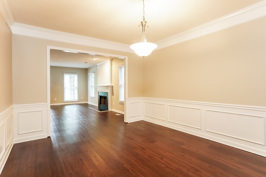 Building Photo - 4936 Bivens Dr