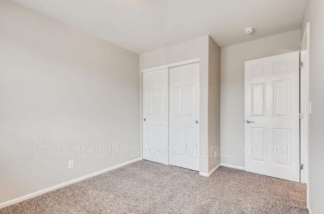 Building Photo - 5793 Ceylon St