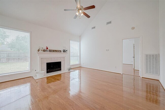 Building Photo - 6819 Oakbranch Manor Ln