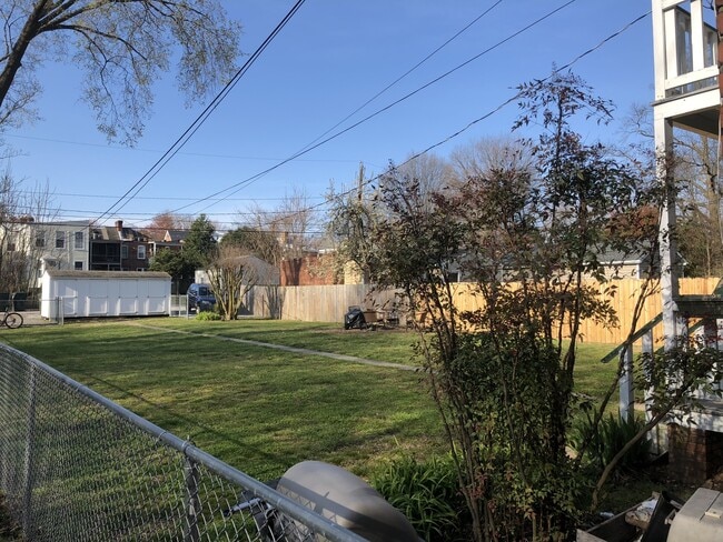Building Photo - 3413 Stuart Ave