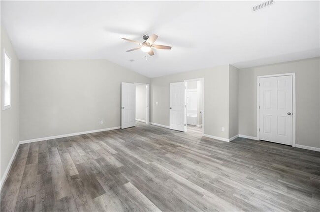 Building Photo - 5955 Kemp Dr