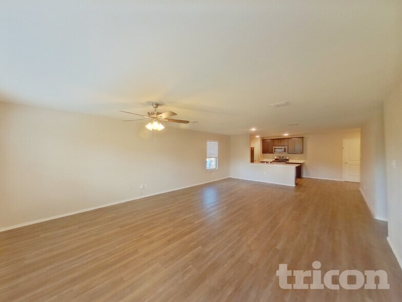 Building Photo - 746 Bayonet St