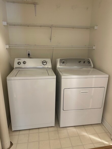 Laundry - 7406 Merry Oaks Ct