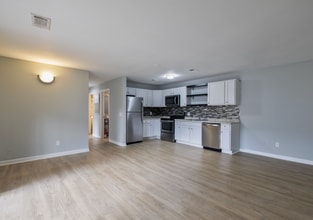 Building Photo - 524 University Place