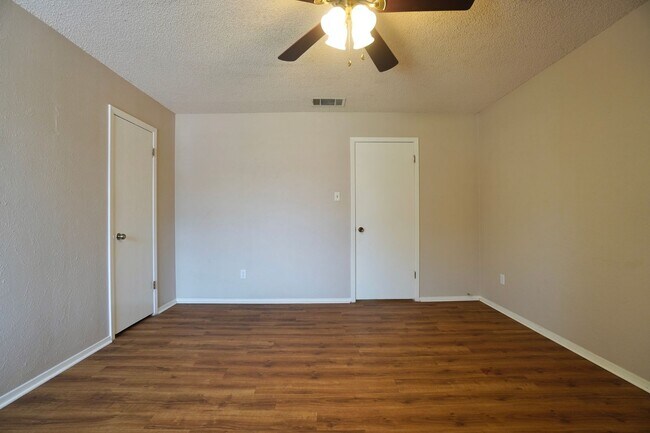 Building Photo - 7602 Woodstone Cove