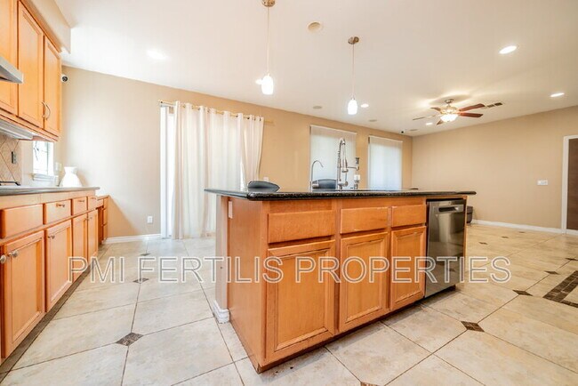 Building Photo - 12494 Breeze Ln