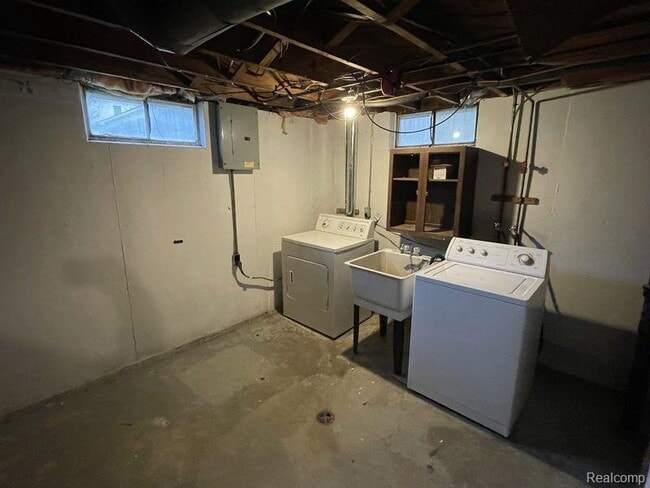 Building Photo - 3351 Garden Ave