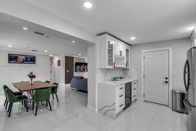 Building Photo - 3609 SW 23rd St