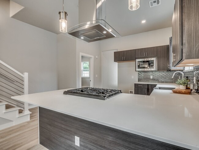 Building Photo - Spacious 4-Bedroom Home with Thoughtful De...