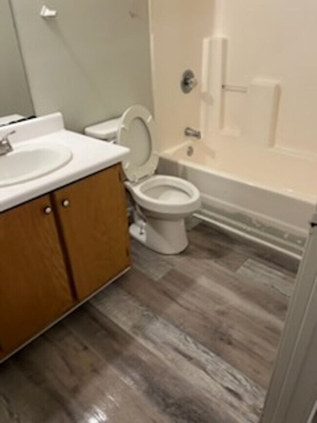 Building Photo - Monthly Paid Rent