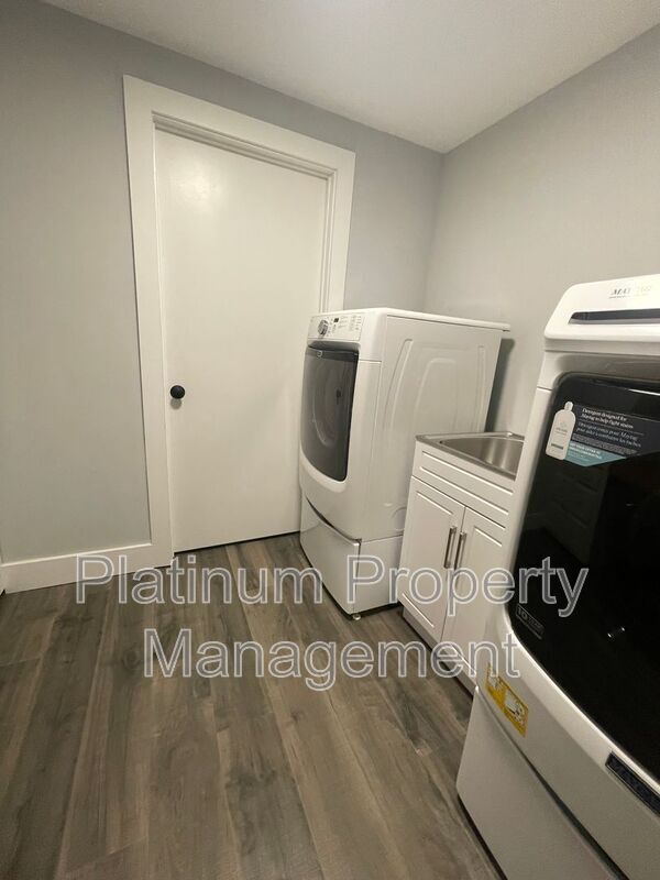 Building Photo - 3828 Donaldson Dr