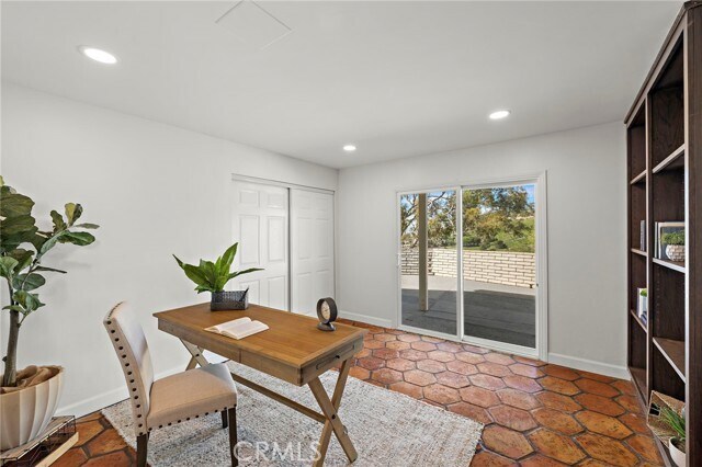 Building Photo - 696 Mystic View