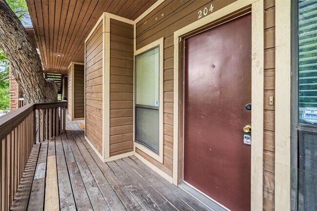 Building Photo - 612 Park Pl