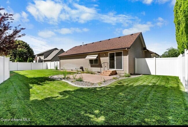 Building Photo - 8182 N Brookside Dr