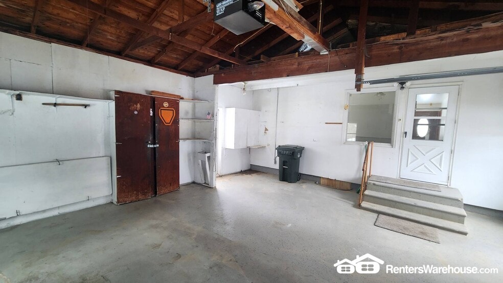 Building Photo - 673 E Lincoln Rd