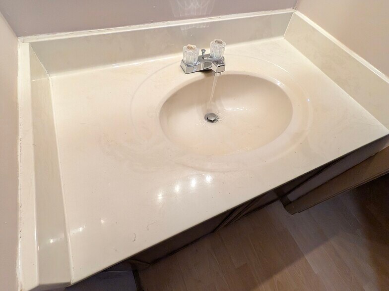 Building Photo - 2163 Hedgerow Rd