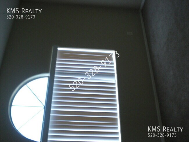 Building Photo - 6735 S Via Molino De Viento