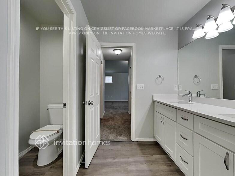 Building Photo - 301 Hawk Ave SW